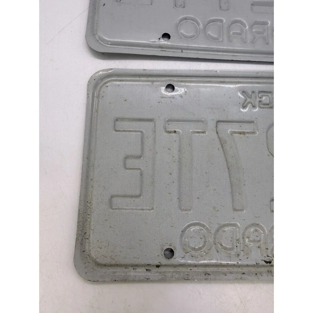 Vintage Pair Of Colorado Green Truck Automobile Vehicle Tag Expired 2000